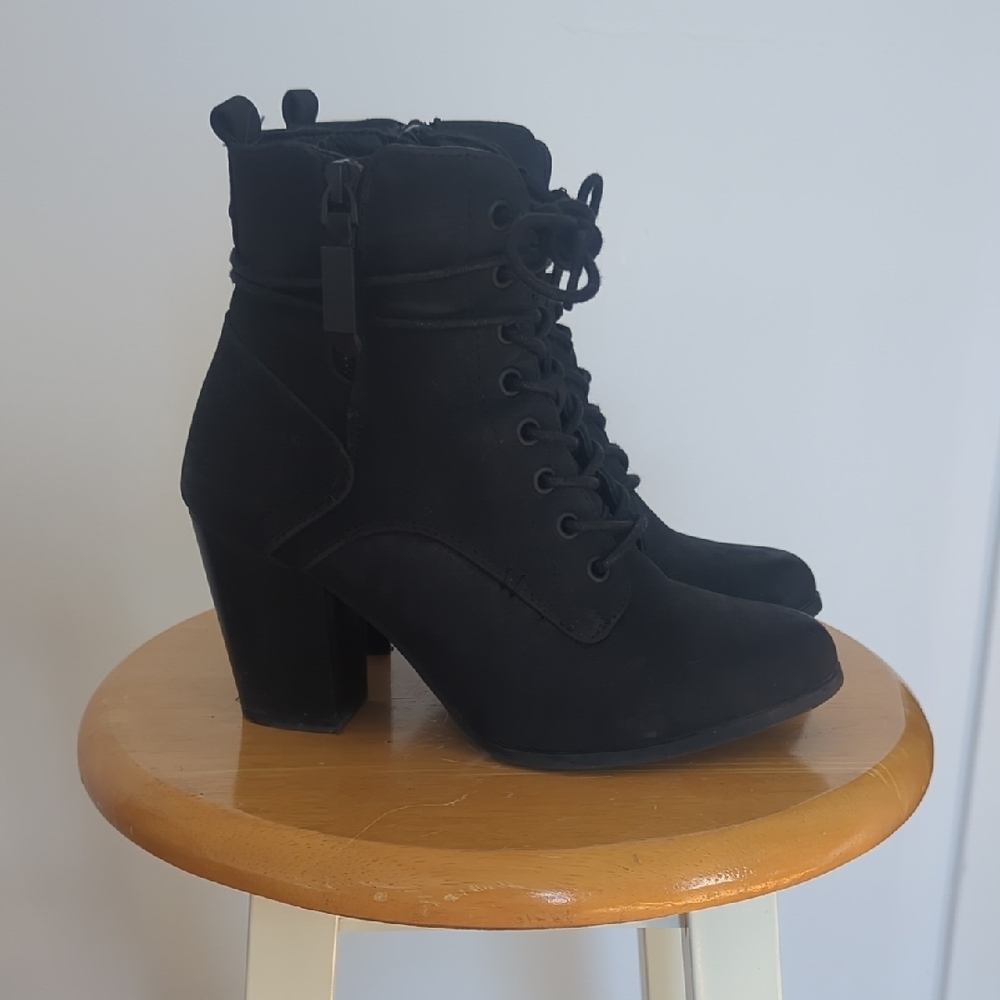 Elegant Black Ankle Boots